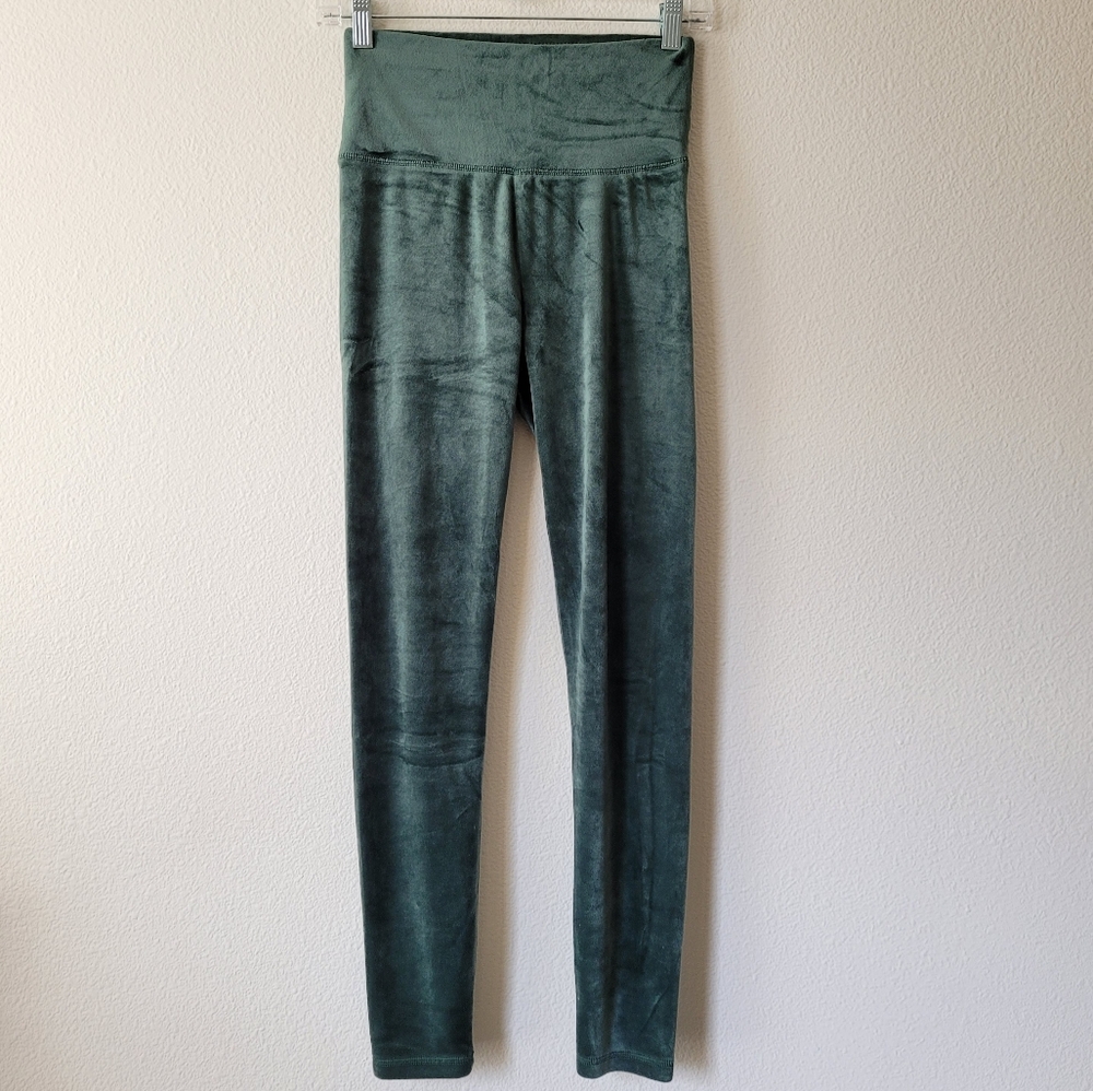 Aerie Offline Green Velvet Leggings Medium Short